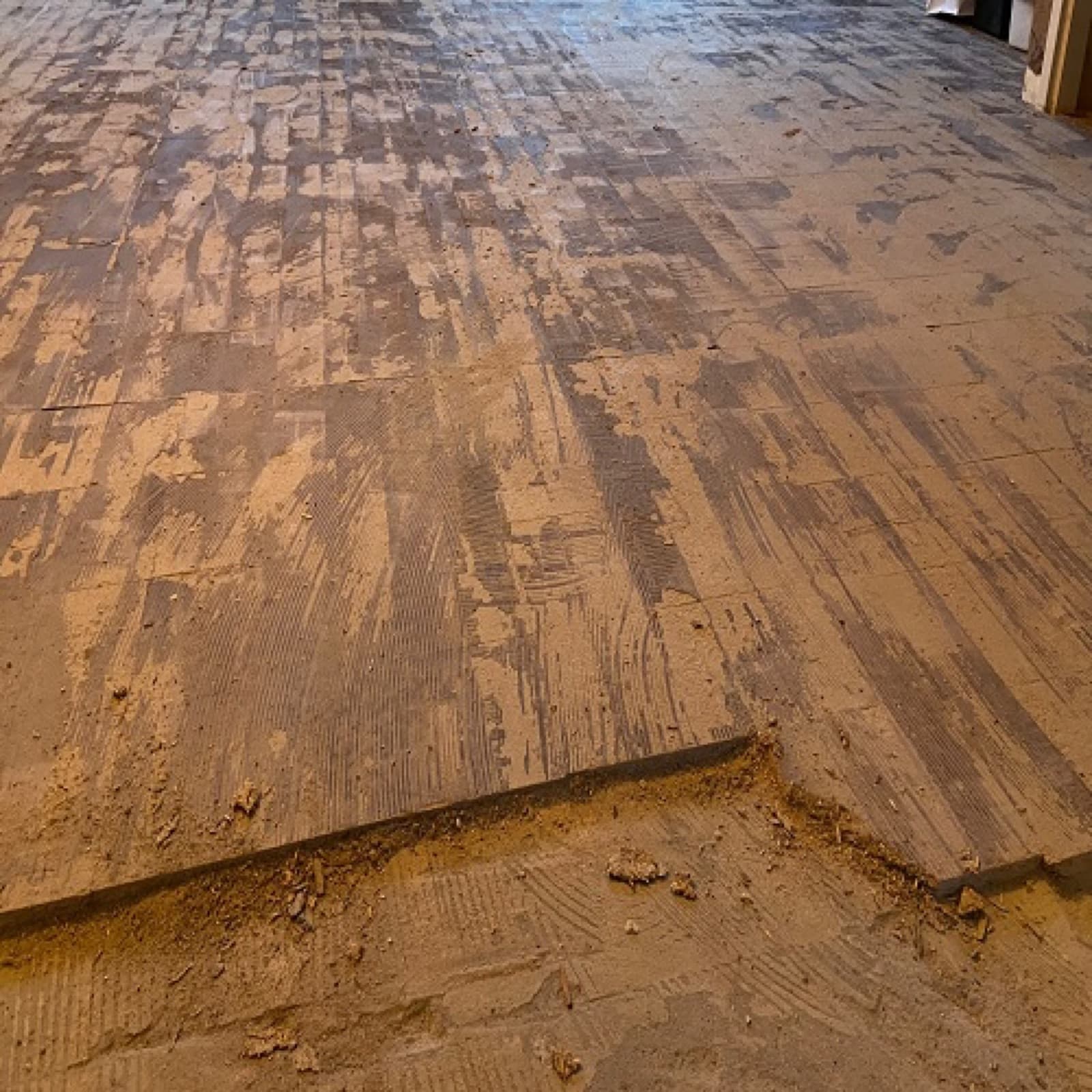 Parket met verlijmd spaanplaat in Den Hoorn